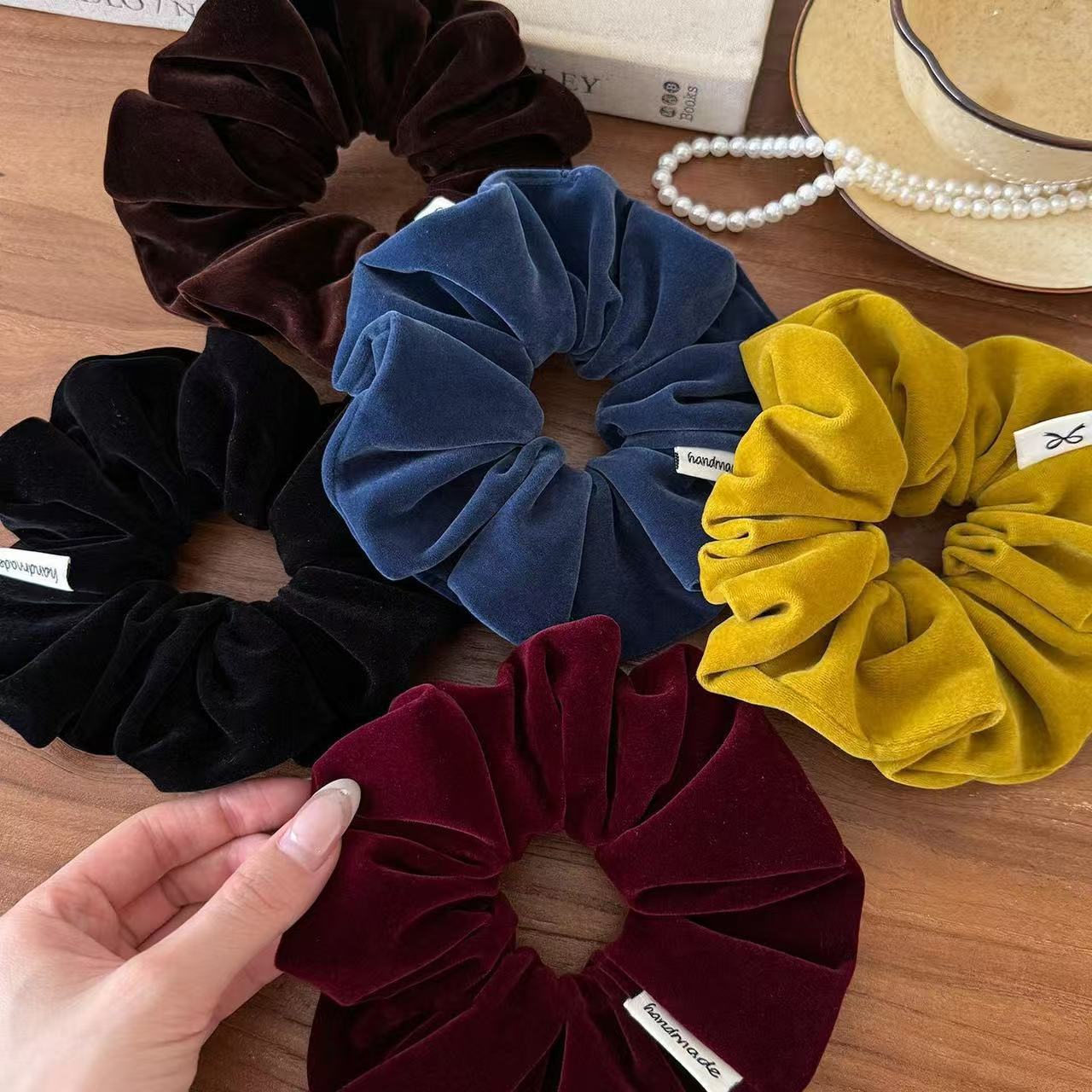 Minimalistisches Samt-Haargumm – Travel Accessories Aesthetic Bewertung und Preis